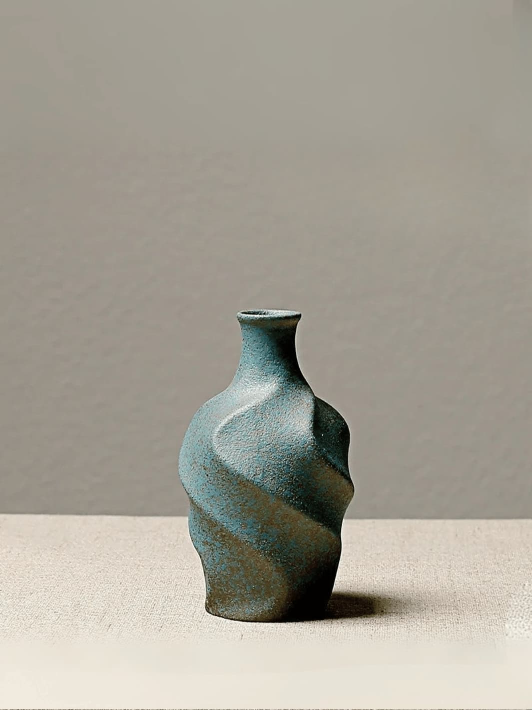 Vase | Céramique torsadée style japonais brut