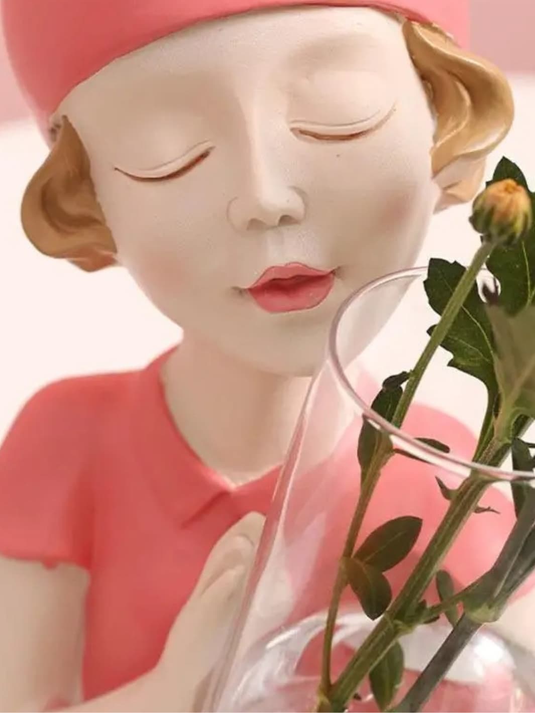 Vase | Fillette avec nœud et verre à fleurs