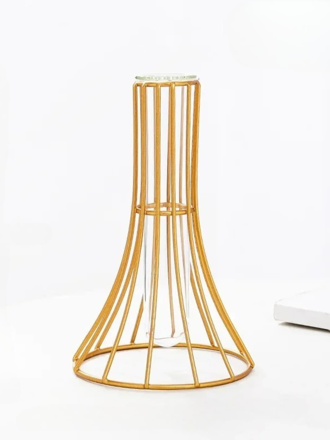 Vase | Silhouette élancée en verre dans structure