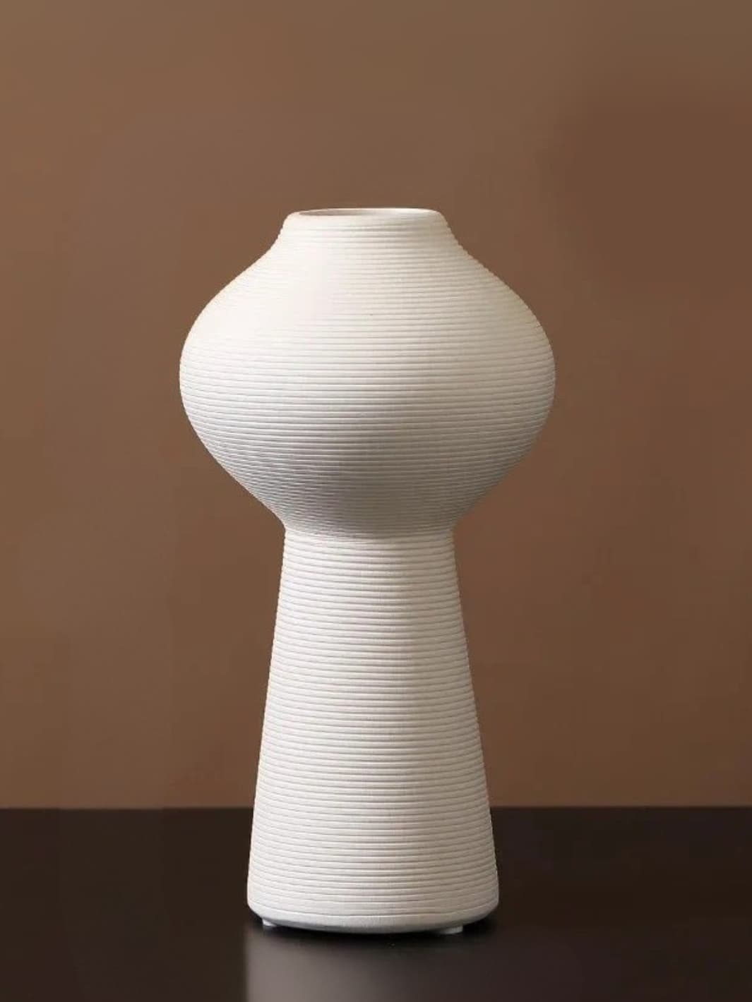 Vase | Totem blanc strié contemporain