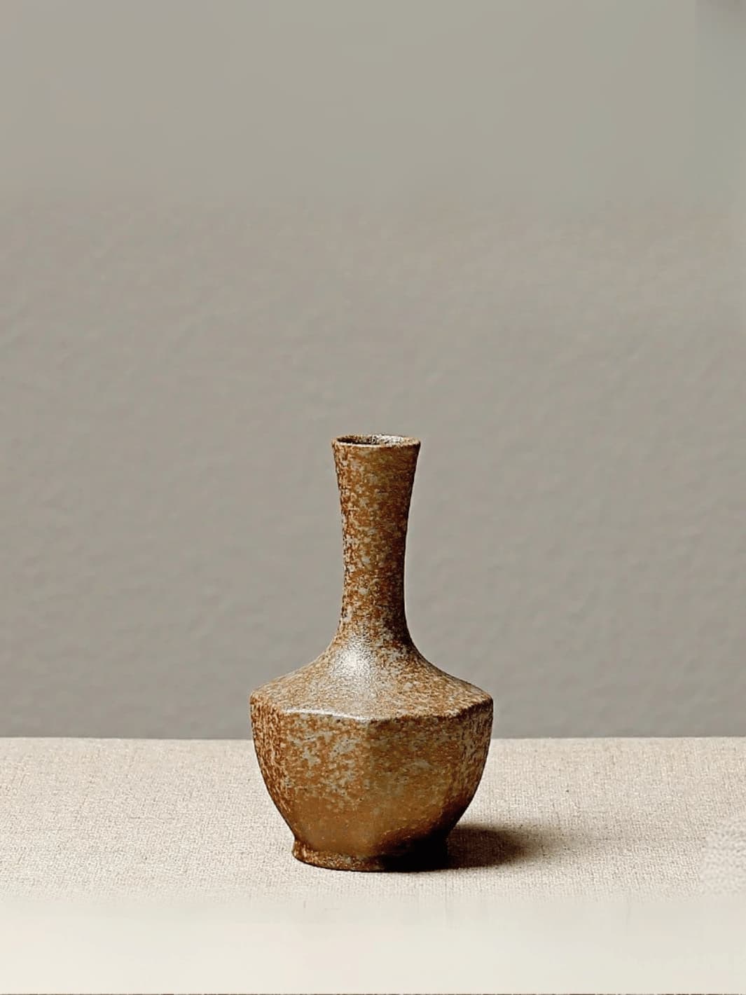 Vase | Grès brut à col long facetté style japonais
