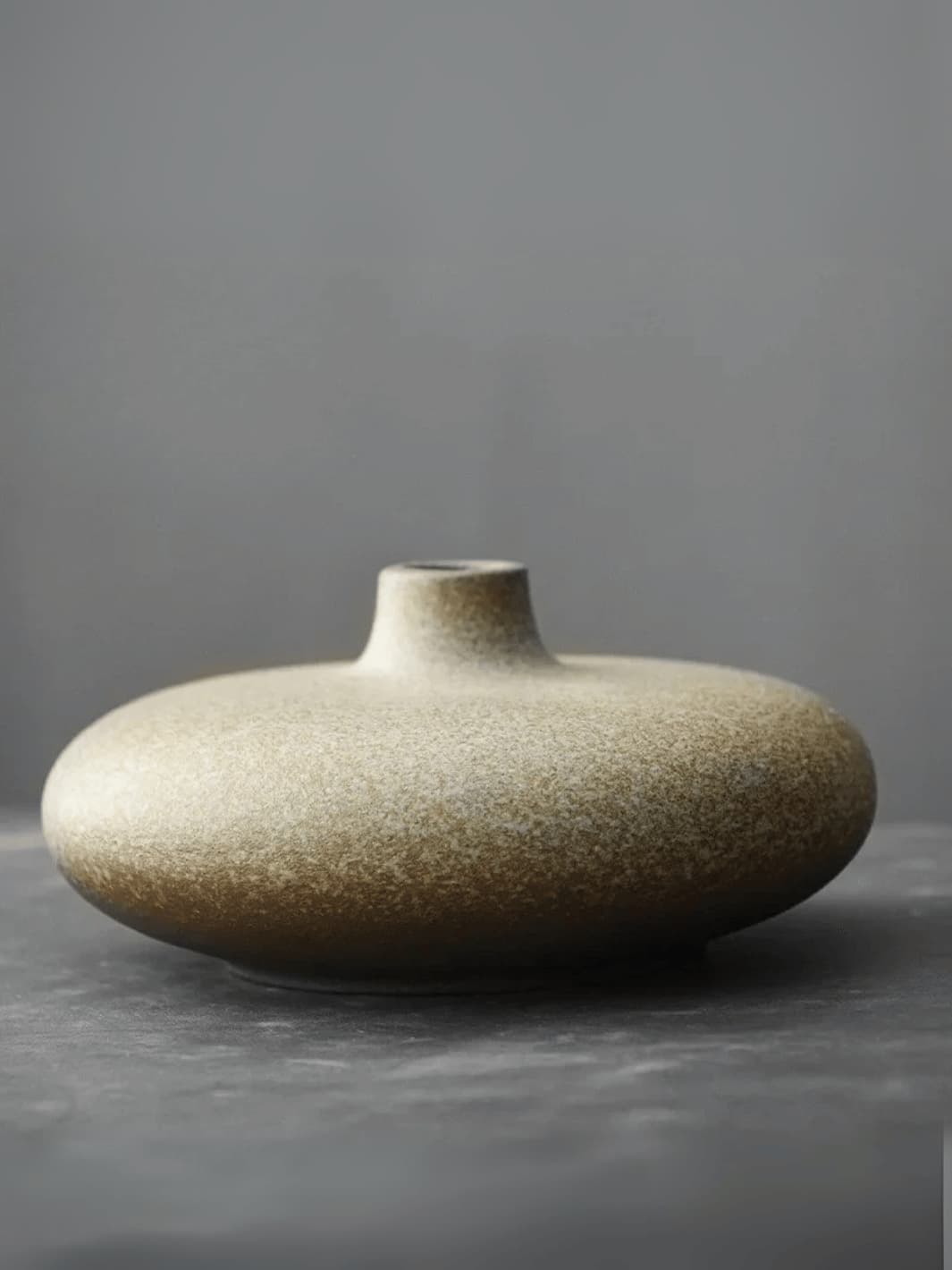 Vase | Terracotta plate - Élégance japonaise brute