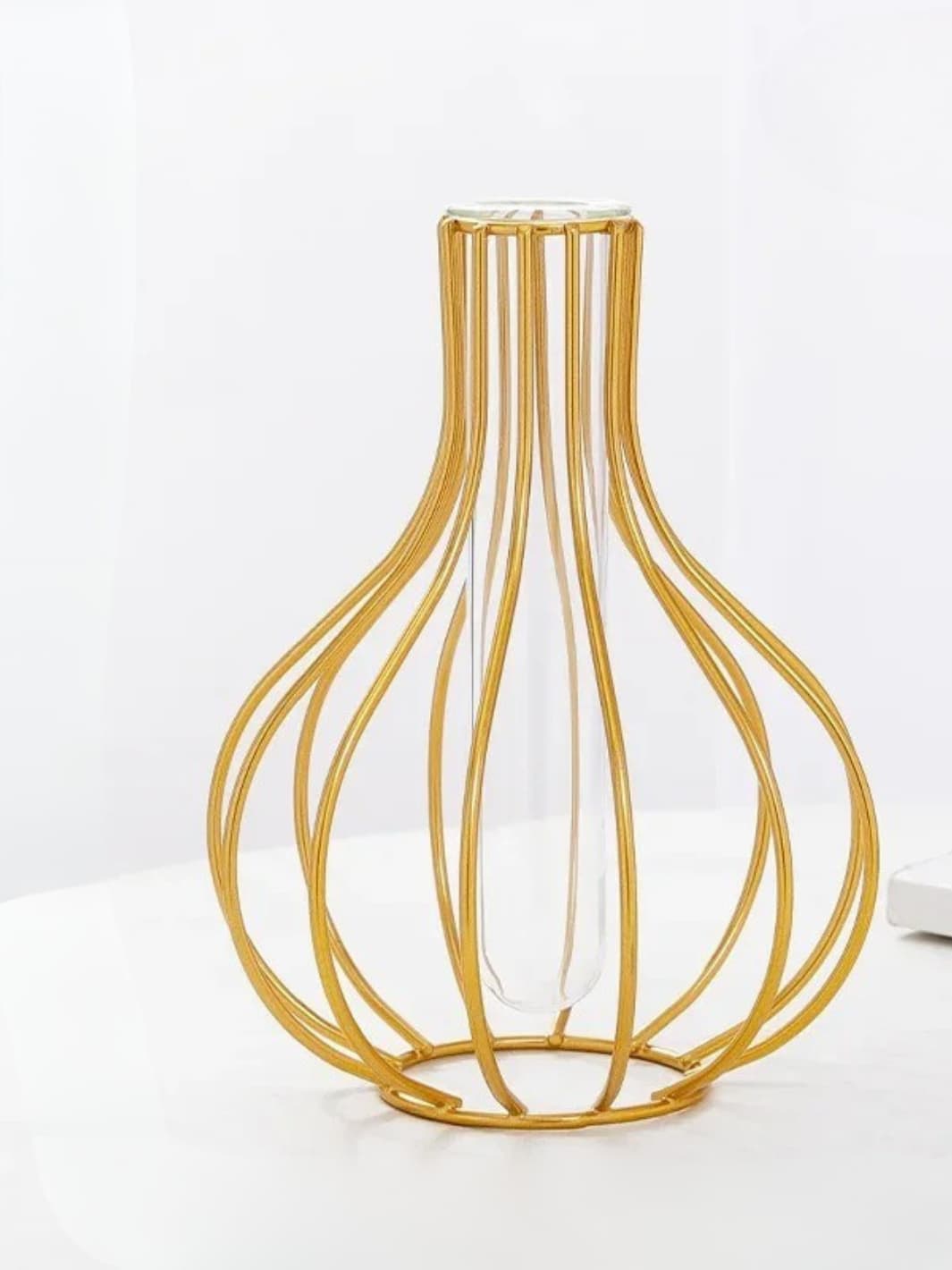 Vase | Goutte de verre suspendue dans structure