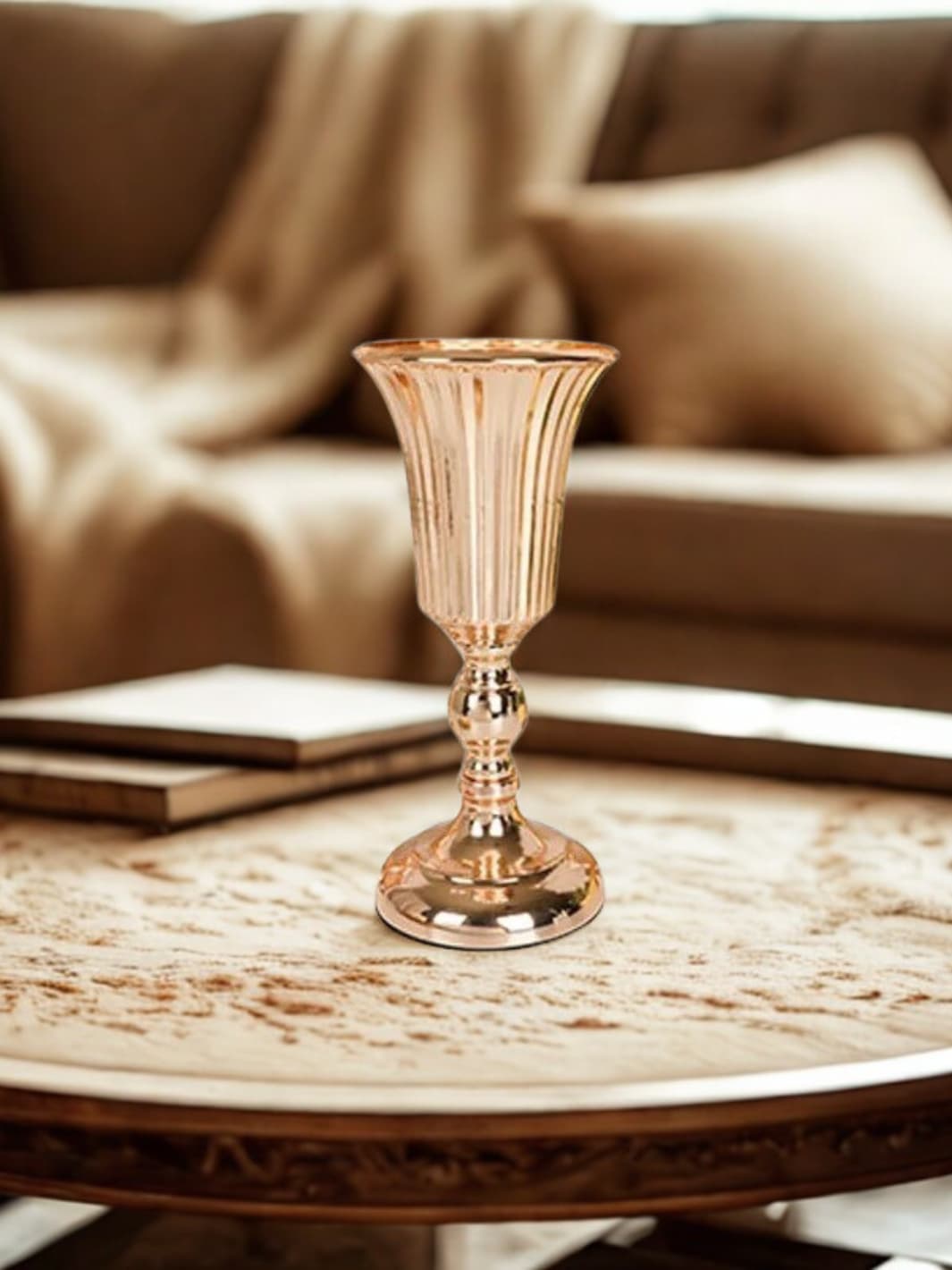 Vase | Pied doré style flûte, finition brillante pour cérémonie