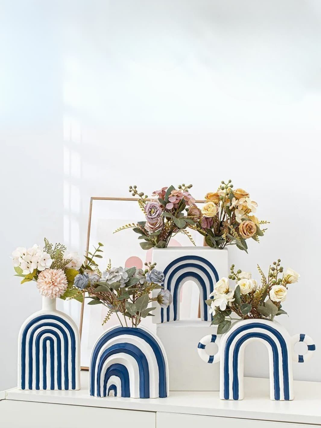 Vase | Grande arche graphique avec anses rondes bleues