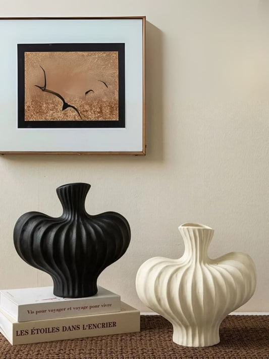 Vase | Imitation céramique nervuré blanc et noir