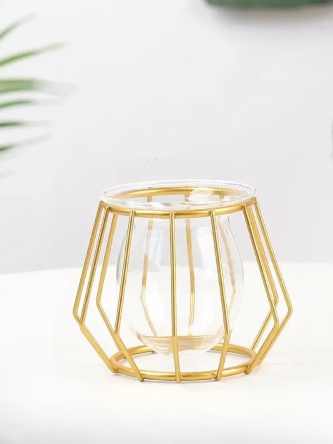 Vase | Mini bulle suspendue dans une structure