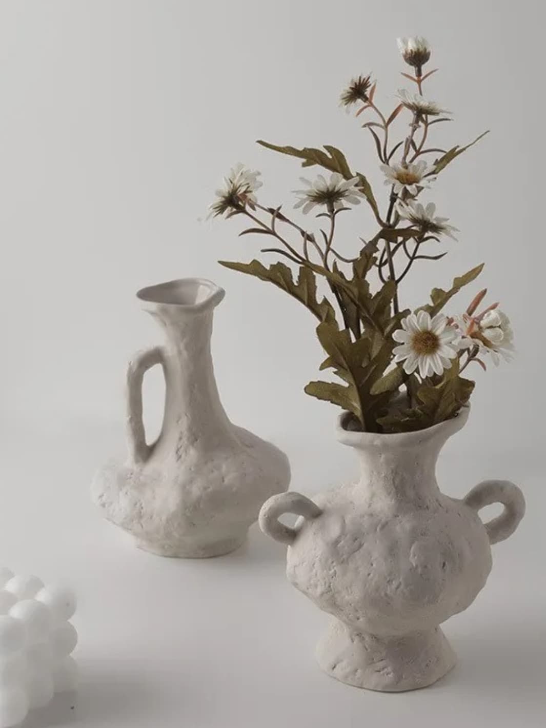 Vase | Cruche blanche artisanale en céramique mate