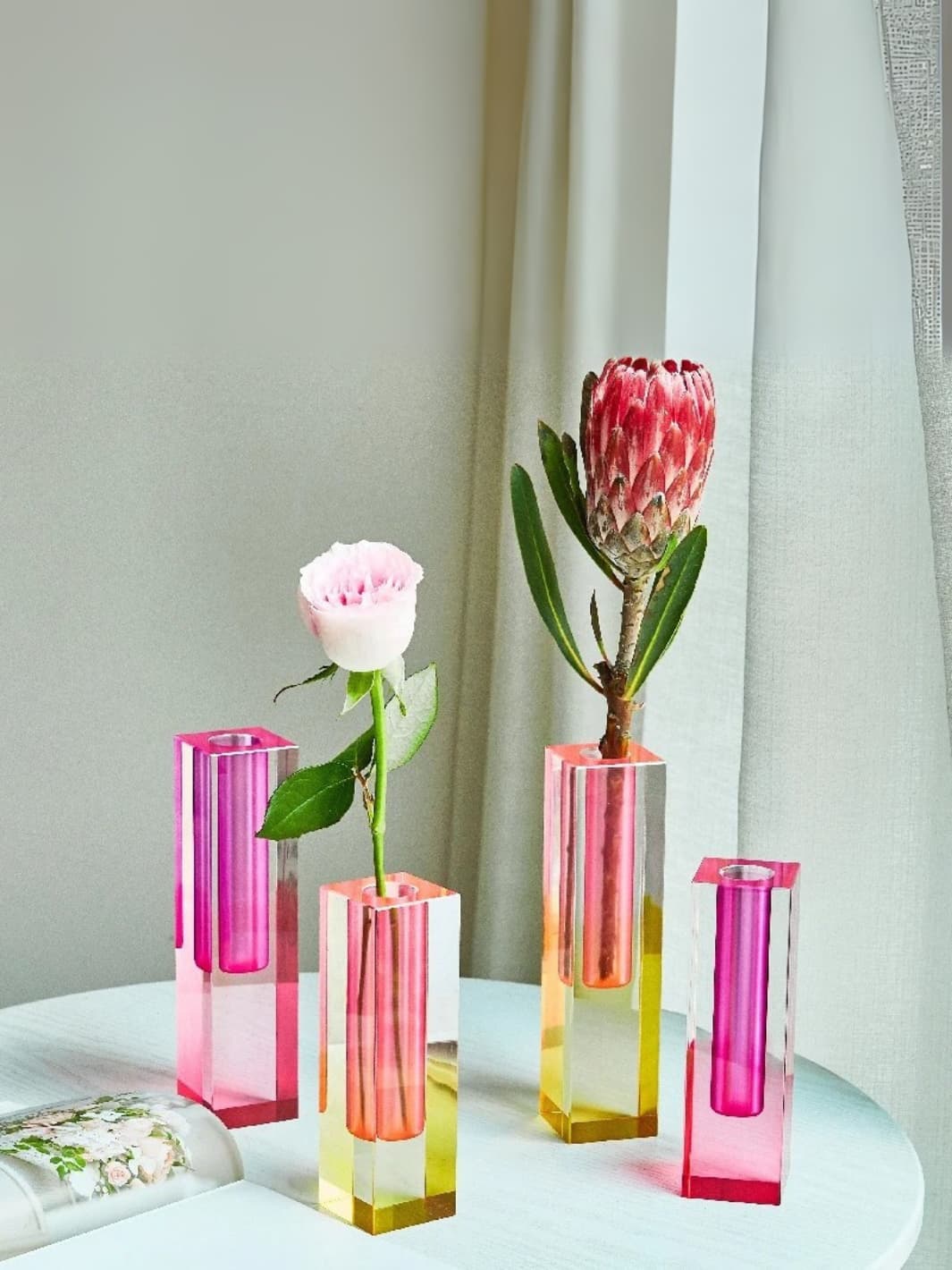 Vase | Acrylique design multicolore façon cristal nordique