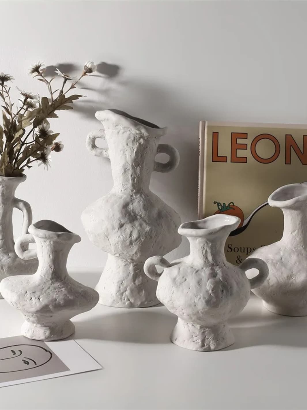 Vase | Amphore nordique en céramique blanche mate