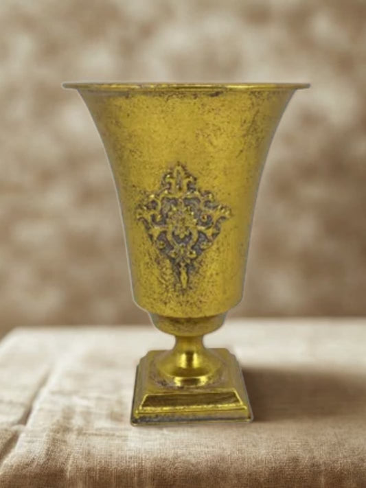 Vase | Contenant ancien or relief