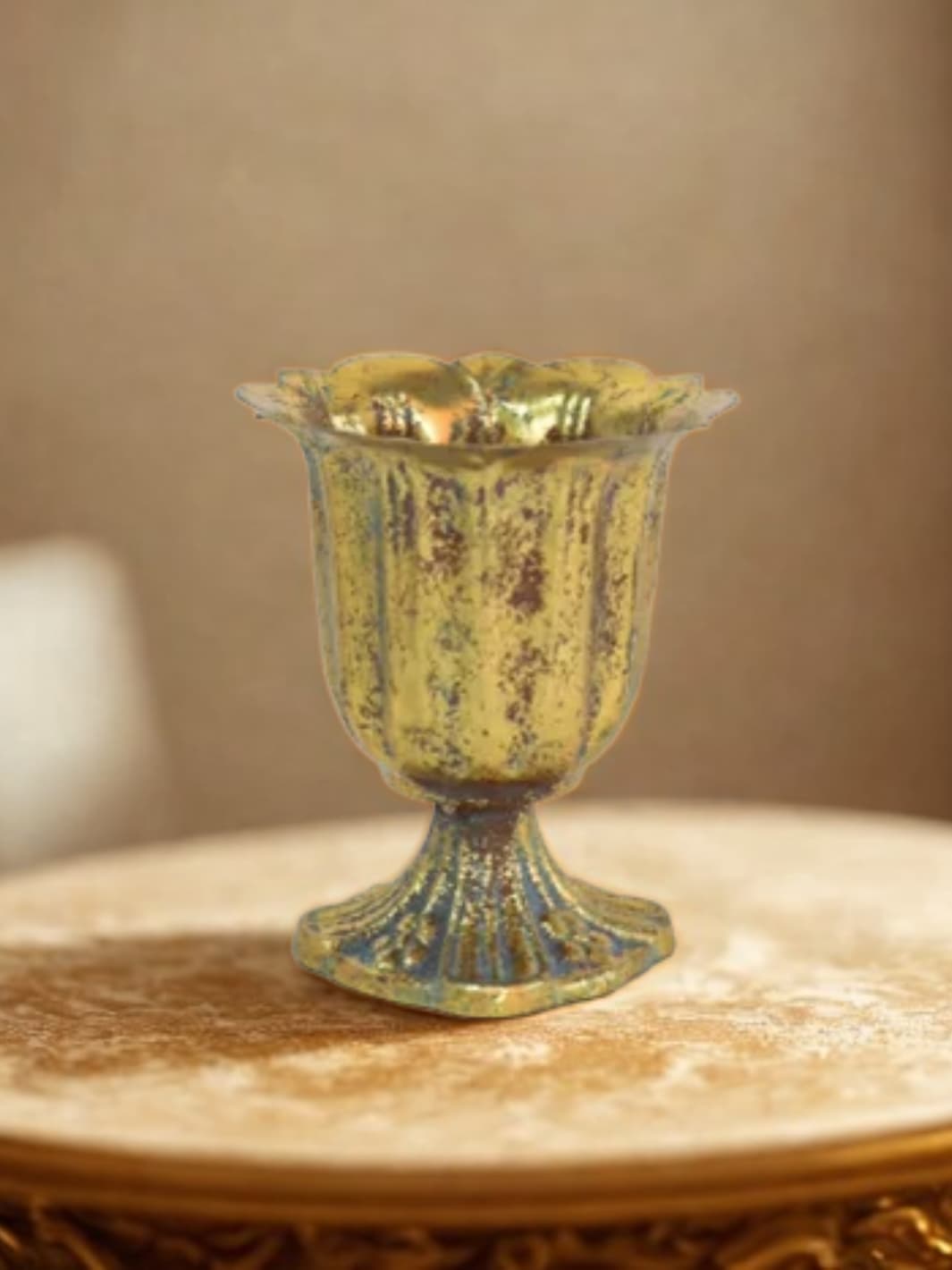 Vase | Support floral doré finition vintage