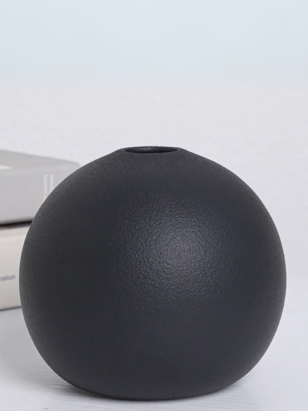 Vase | Boule Noir mate en céramique minimaliste