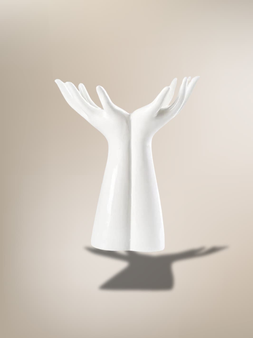 Vase | Mains ouvertes en céramique blanche