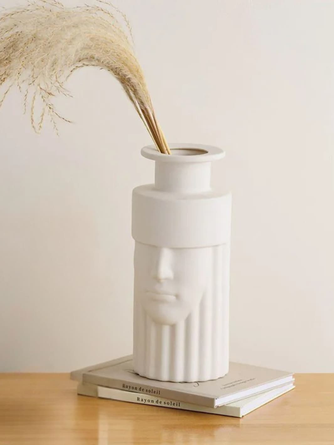 Vase | Visage de guerrier en céramique blanche style antique