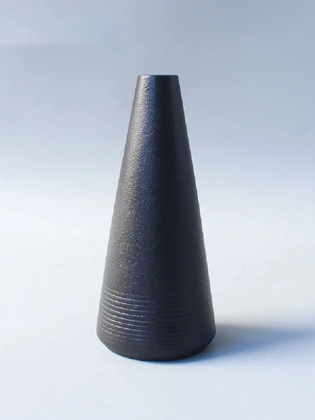 Vase | Soliflore conique noir japonais