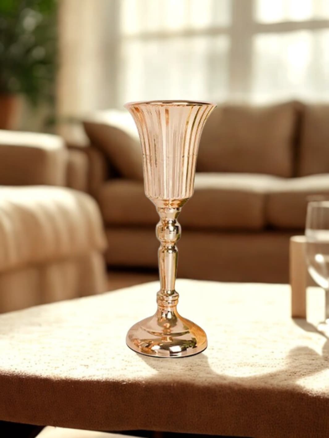Vase | Pied doré style flûte, finition brillante pour cérémonie
