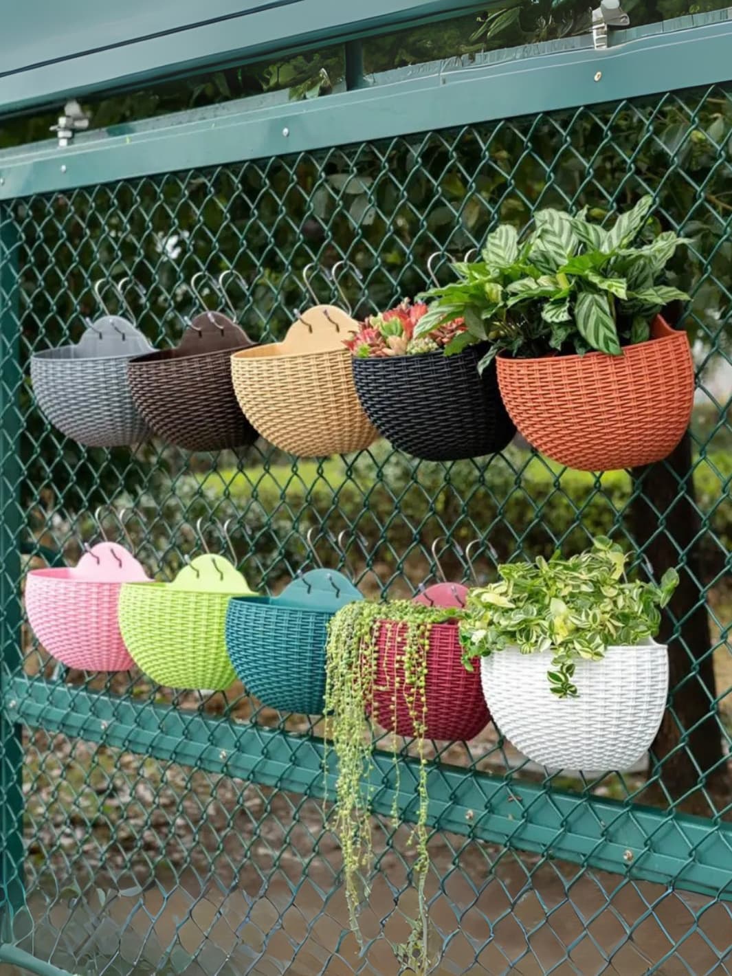 Vase | Cache-pot mural tressé coloré