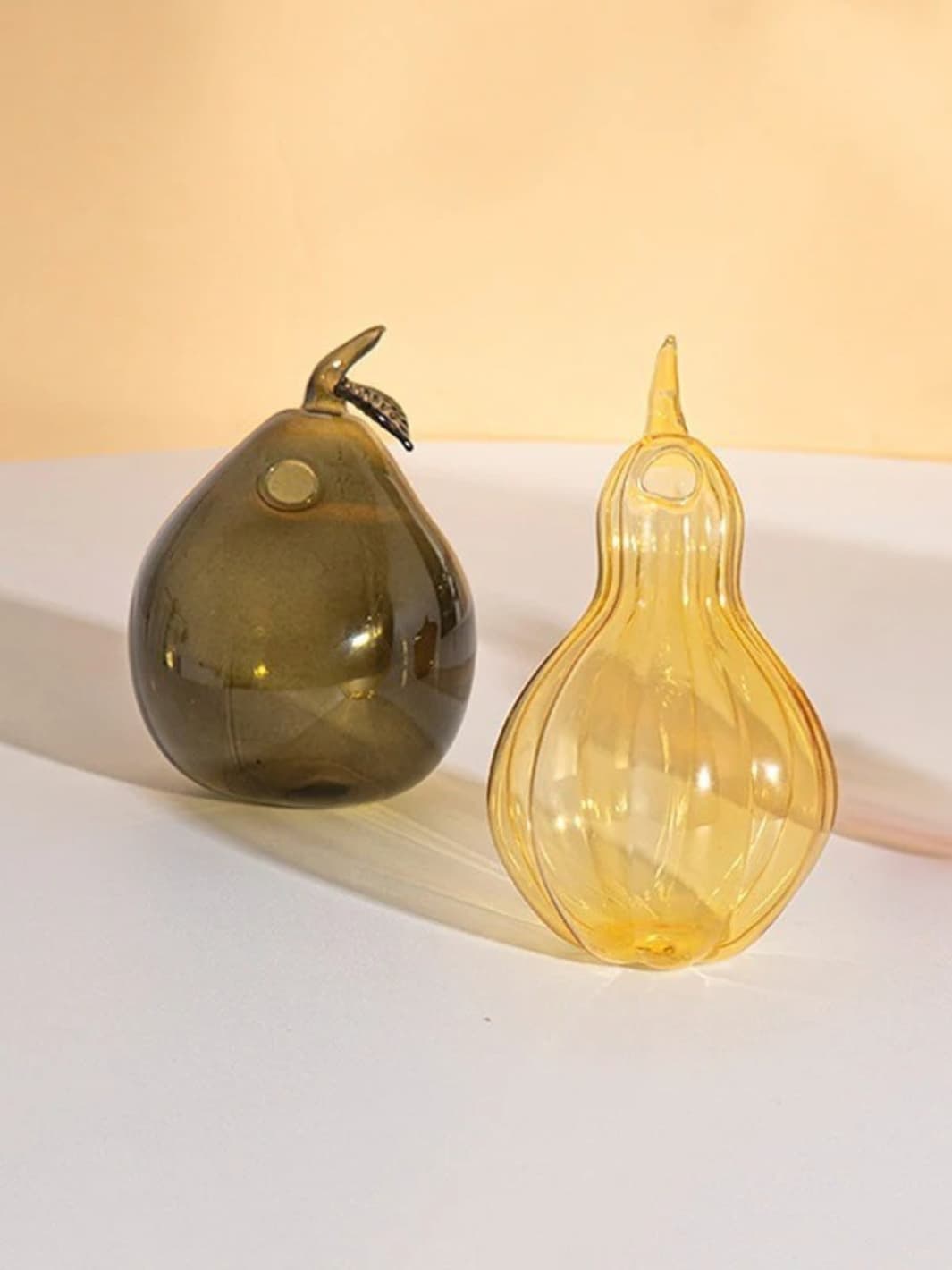 Vase | Poire en verre soufflé vert translucide