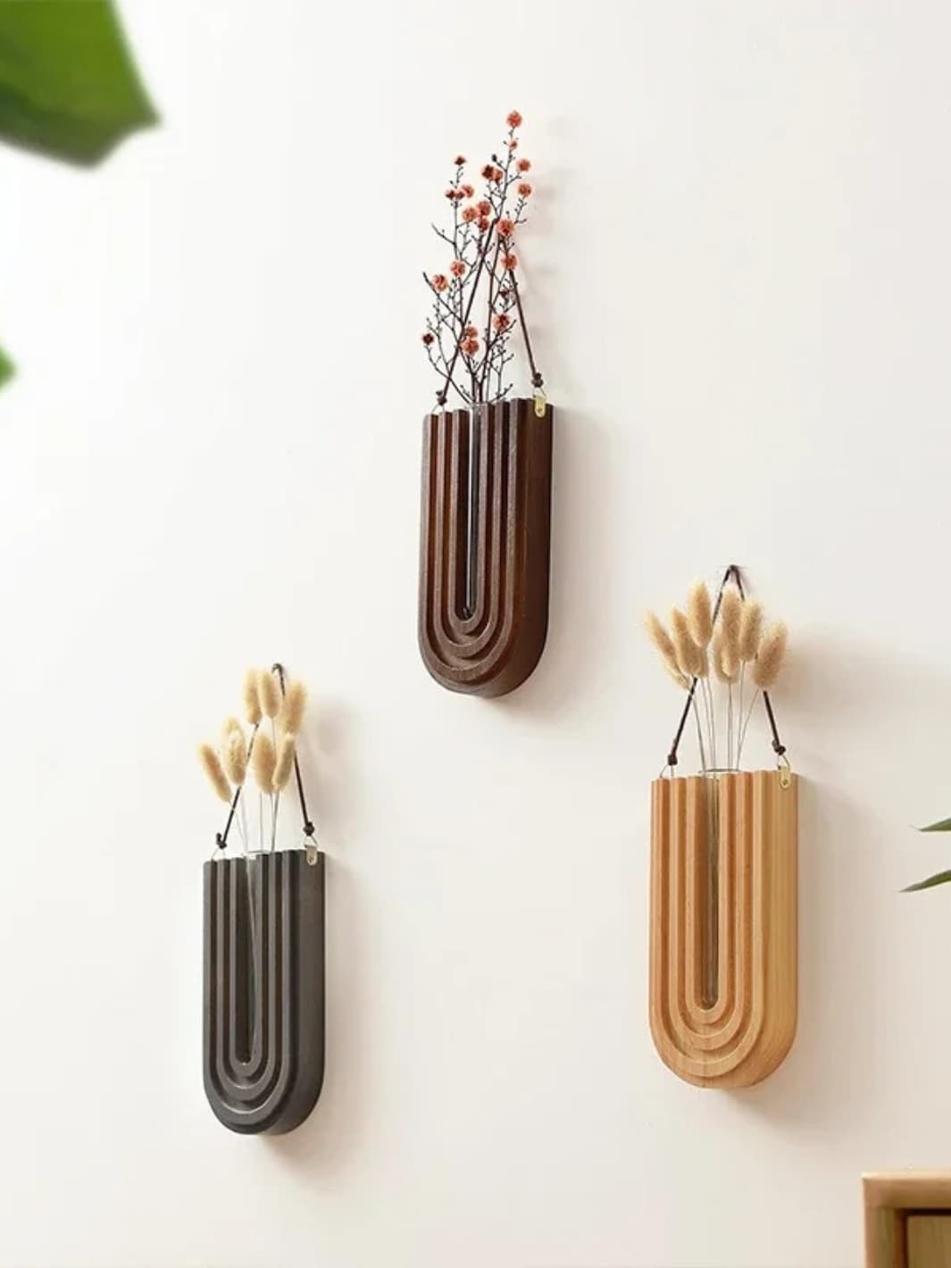 Vase | Suspension murale en bois clair