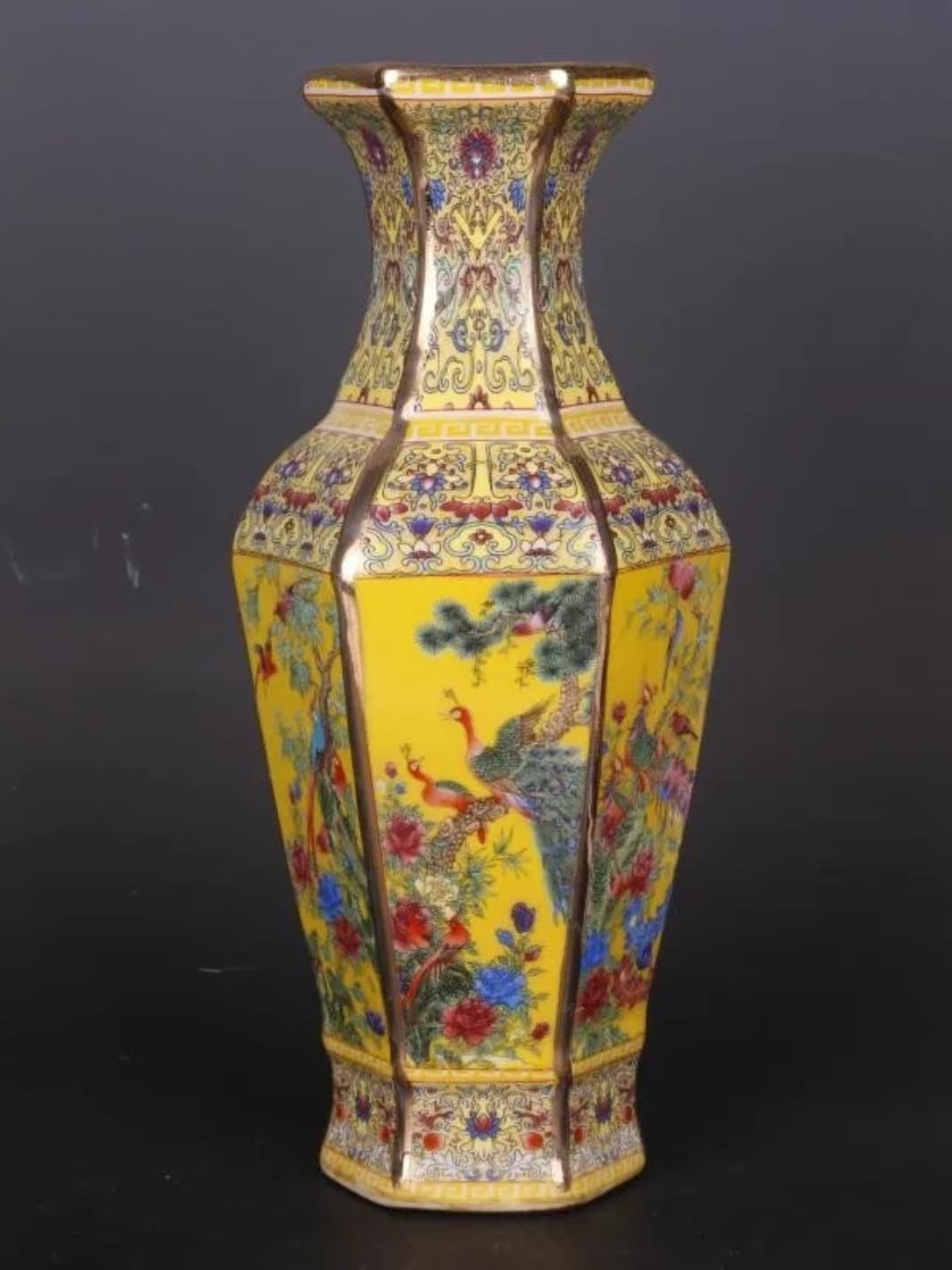 Vase | Pot chinois ancien jaune hexagonal
