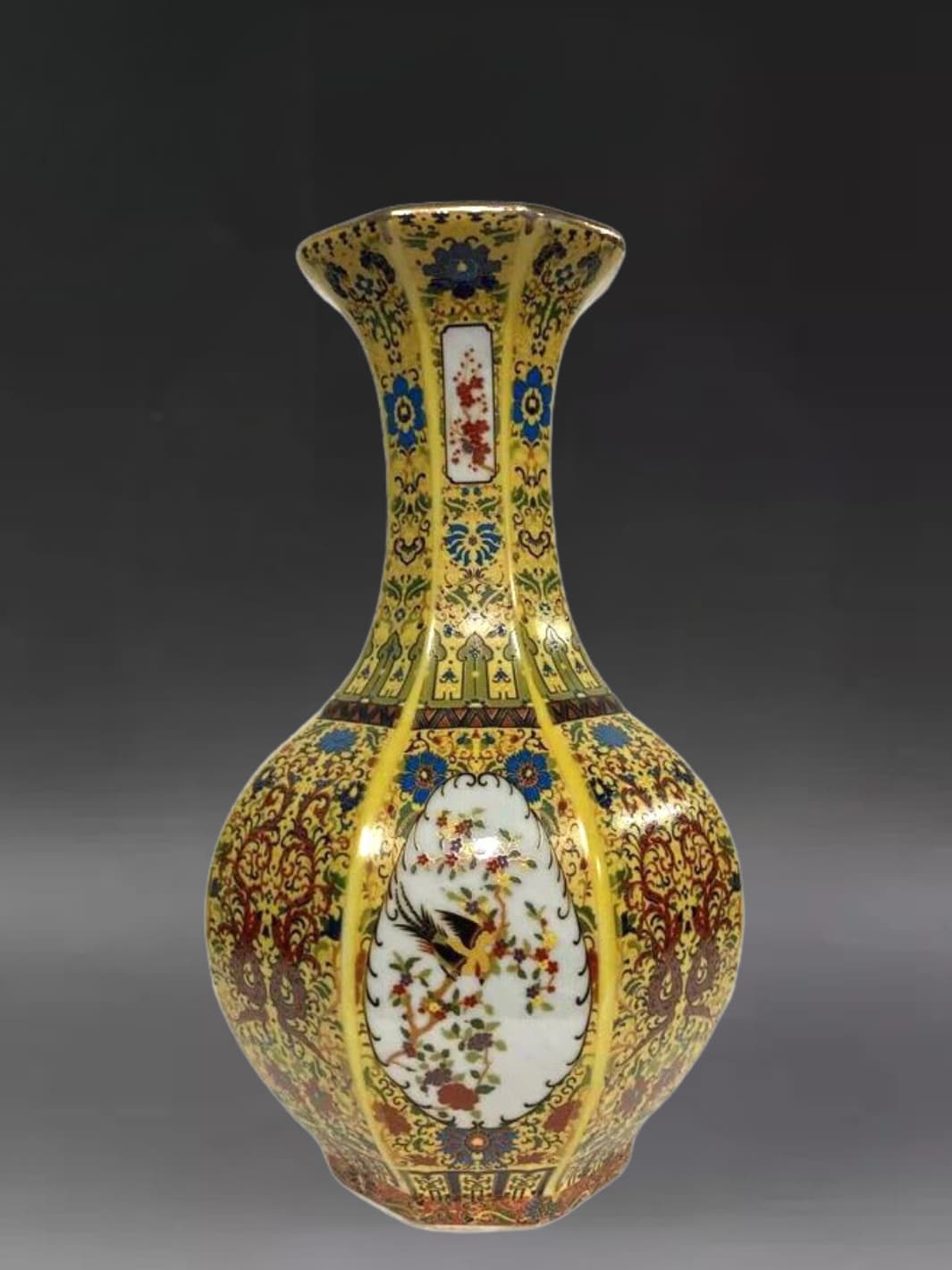 Vase | Élégance orientale teinte jaune