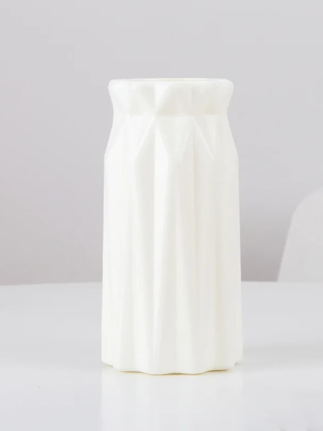 Vase | Col sculpté lignes nordiques