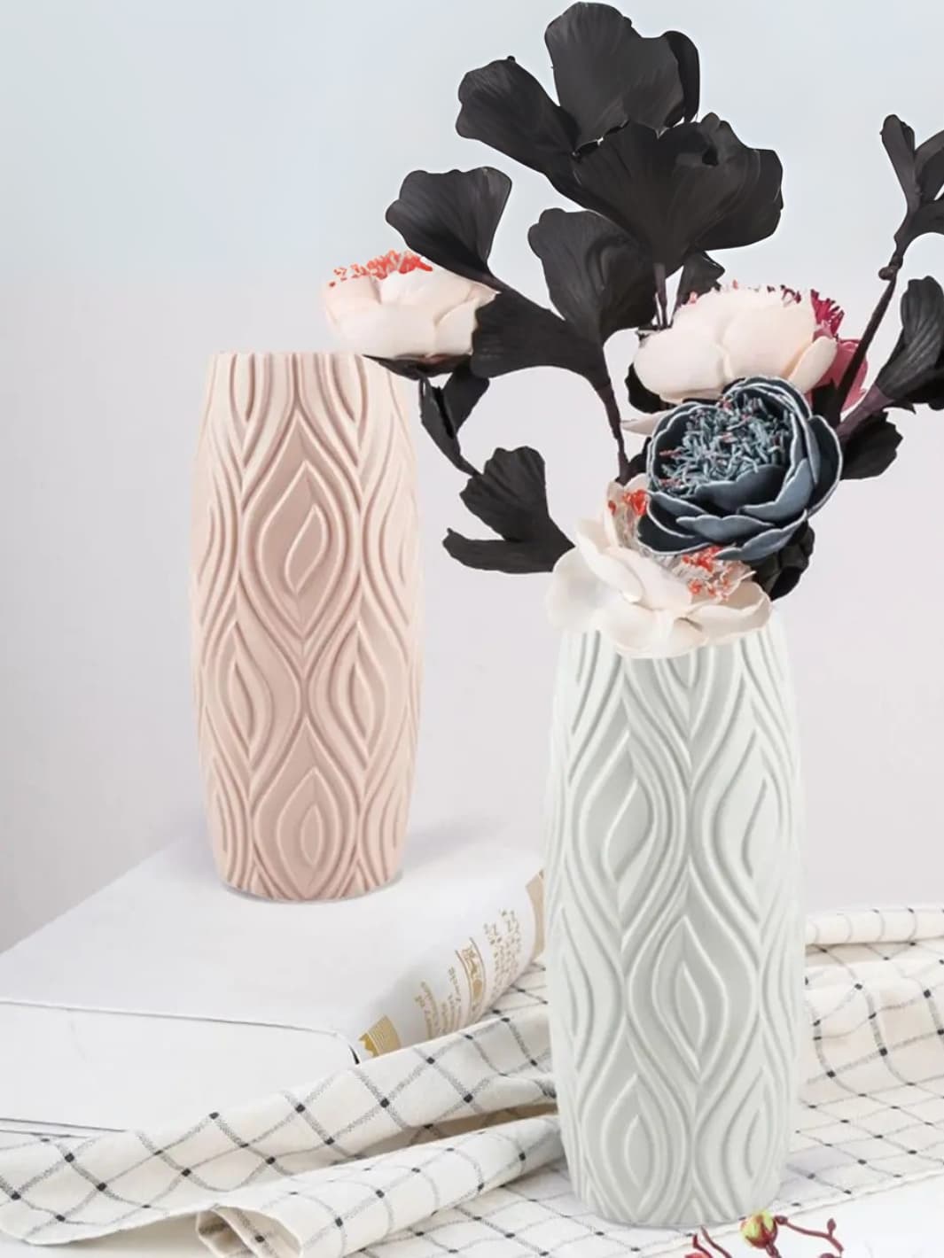Vase | Cylindre plastique relief nordique