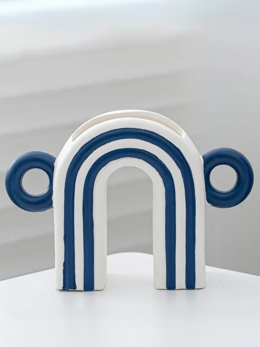 Vase | Grande arche graphique avec anses rondes bleues