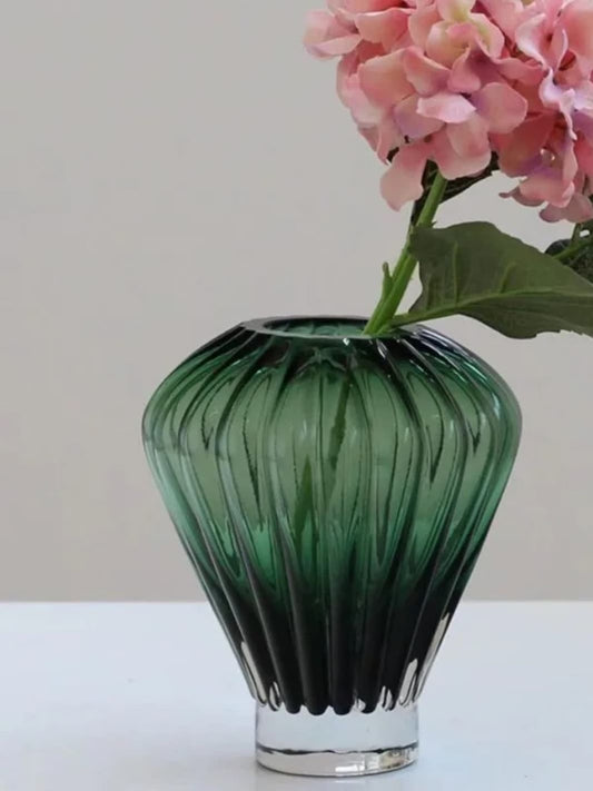 Vase | Pot design en verre vert torsadé