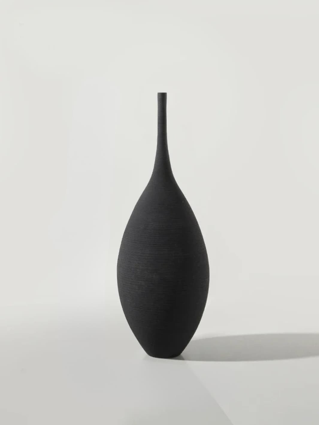 Vase | Forme d’amphore finition noire