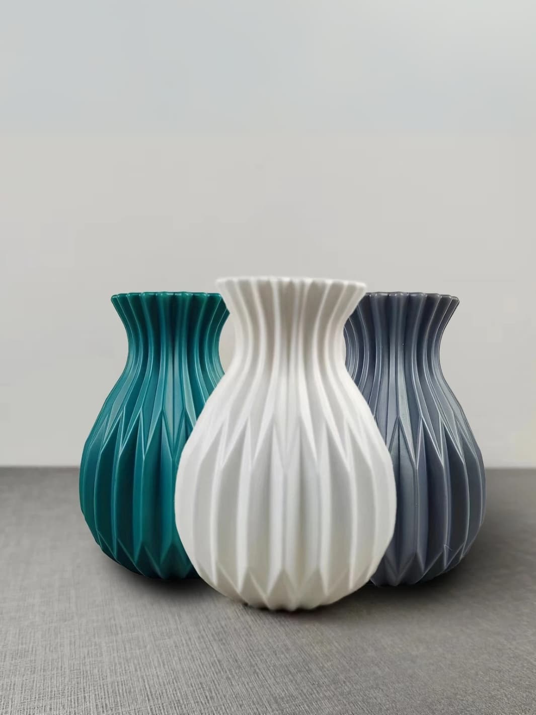 Vase | Pot ondulé en plastique imitation céramique design