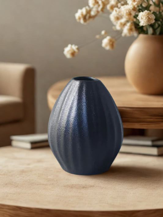 Vase | Soliflore noir ondulé mat style japonais