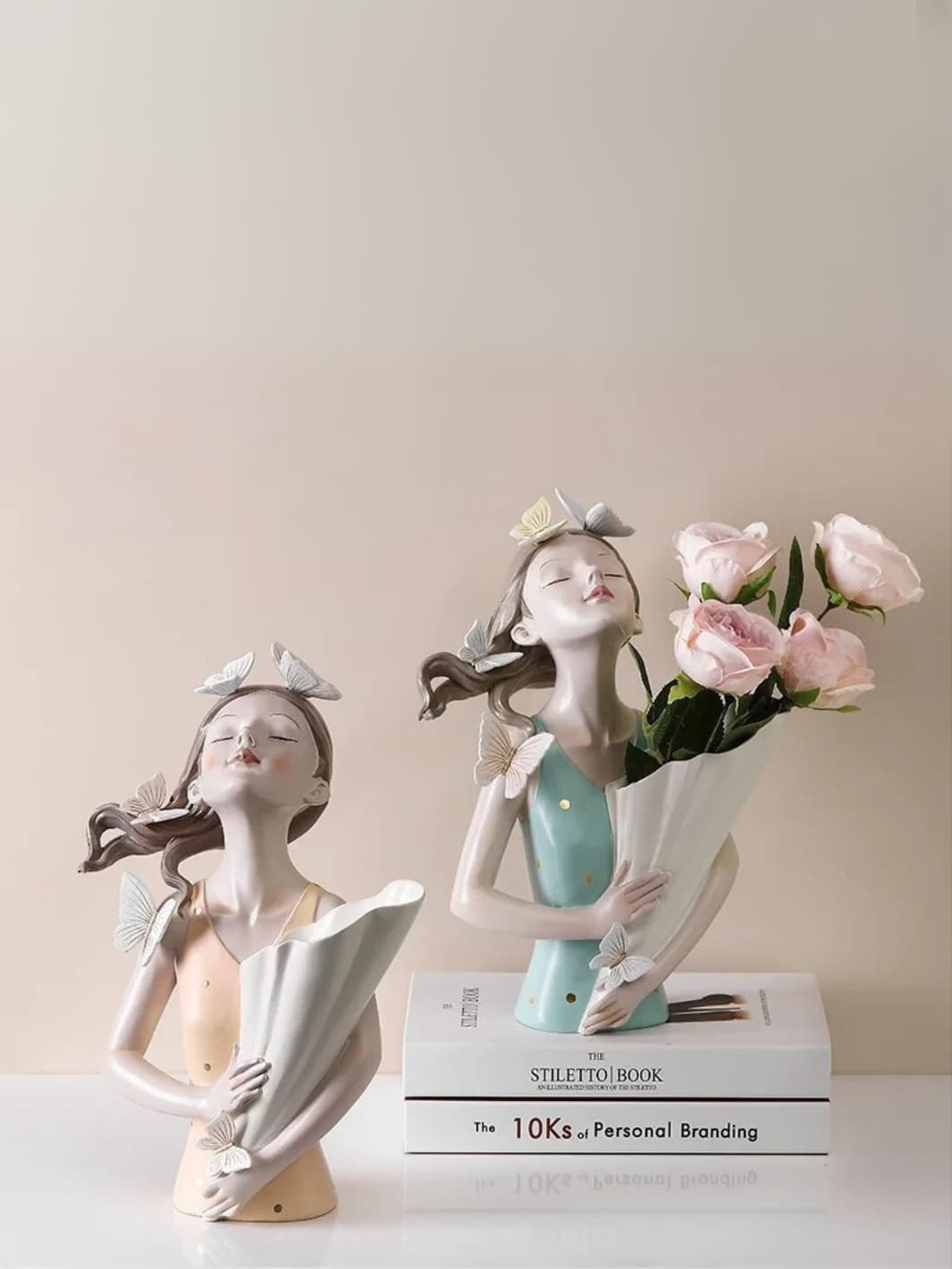 Vase | Sculpture résine fille aux papillons
