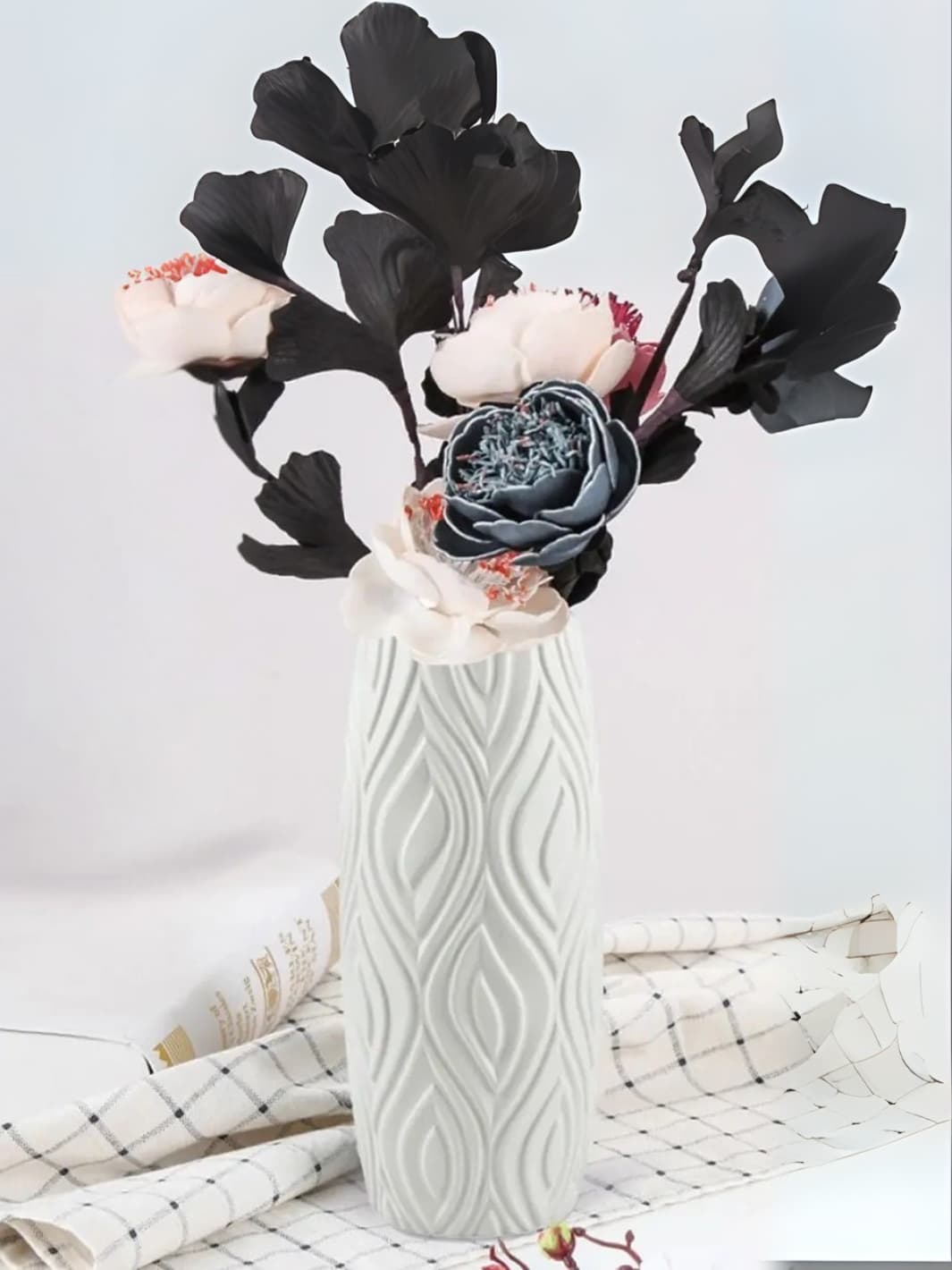 Vase | Cylindre plastique relief nordique