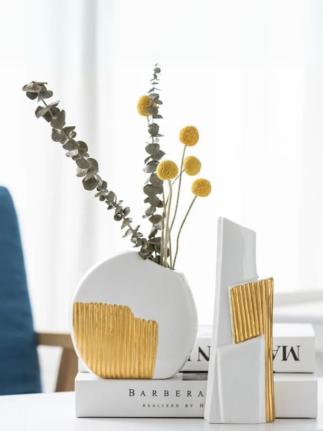 Vase | Pot blanc et doré en céramique à rayures géométriques