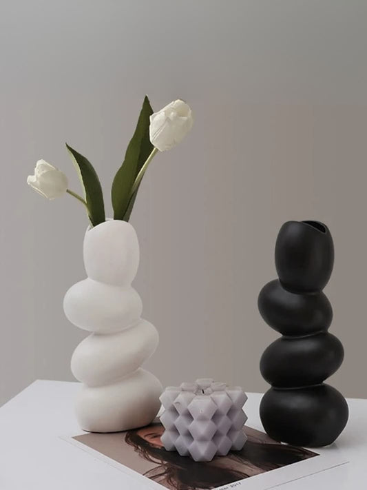 Vase | Superposition de galets en céramique