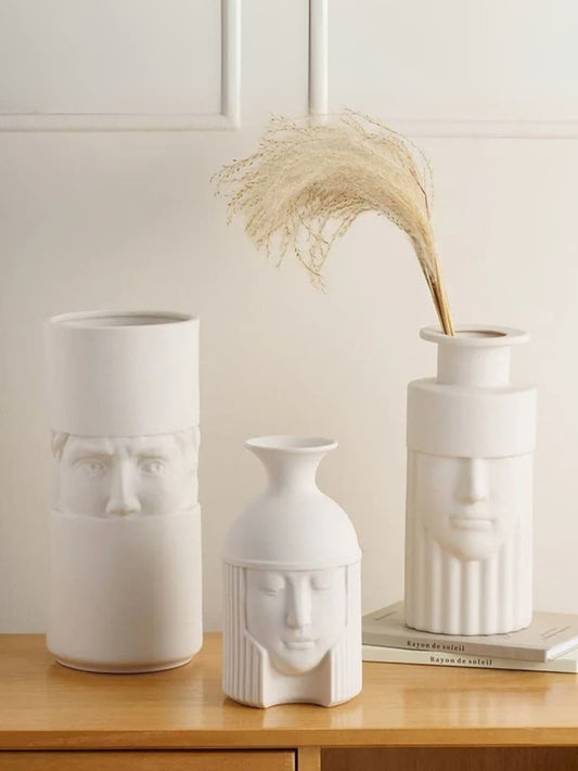 Vase | Visage de guerrier en céramique blanche style antique