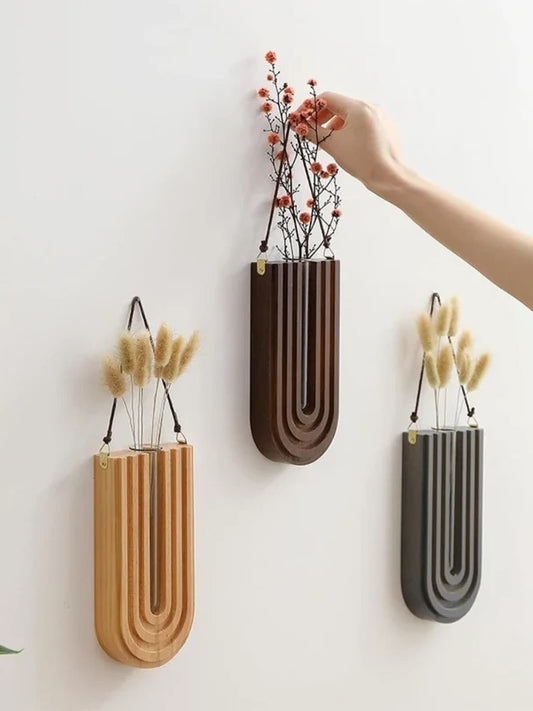 Vase | Suspension murale en bois clair