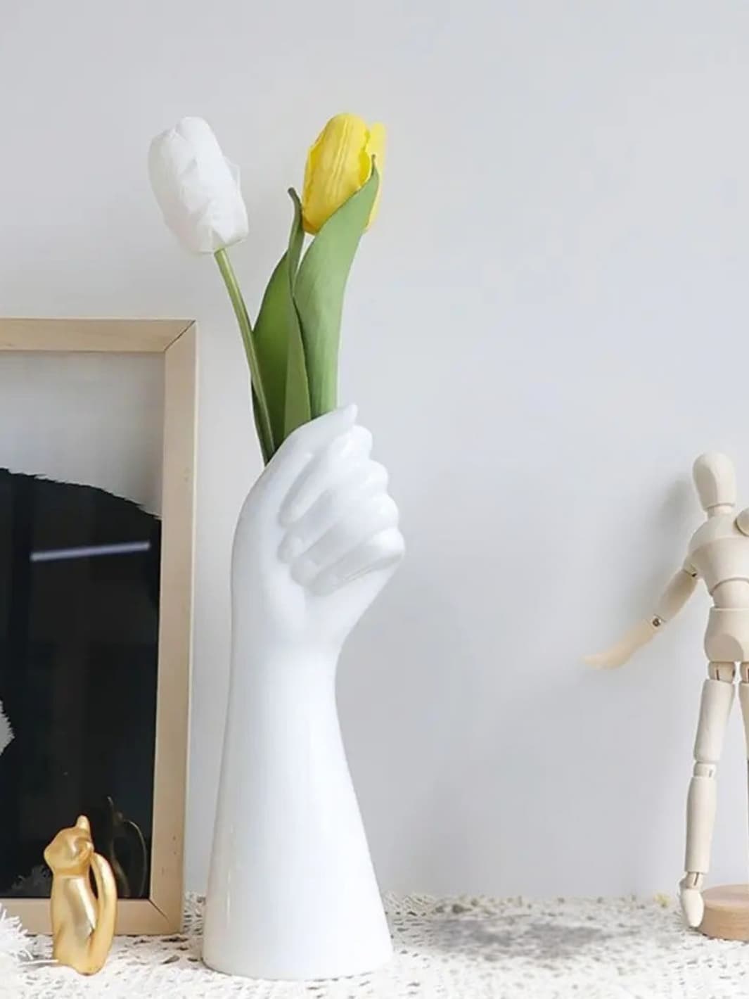 Vase | Forme main en résine blanche artistique