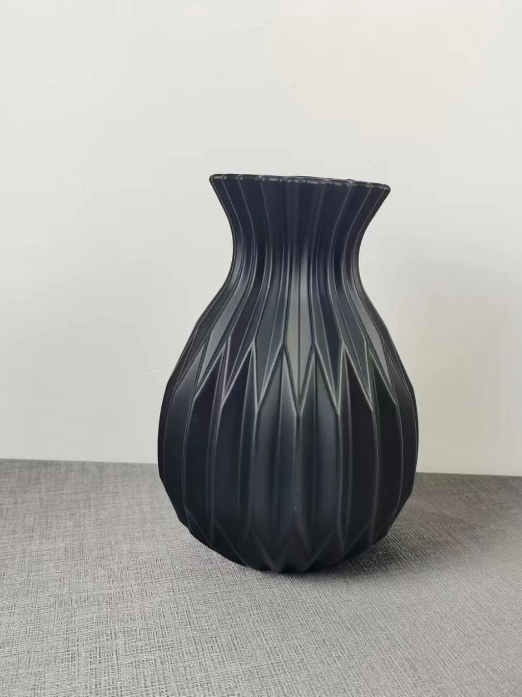Vase | Pot ondulé en plastique imitation céramique design