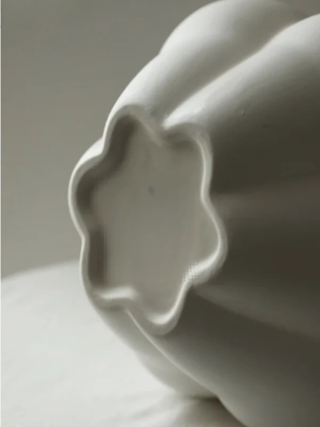 Vase | Pot blanc mat design en forme de corps féminin