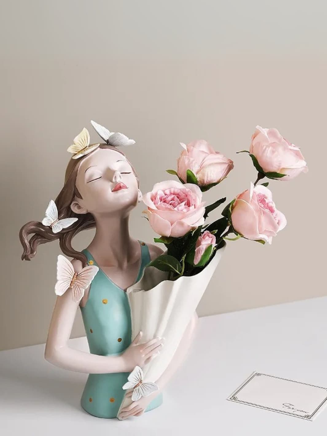Vase | Sculpture résine fille aux papillons