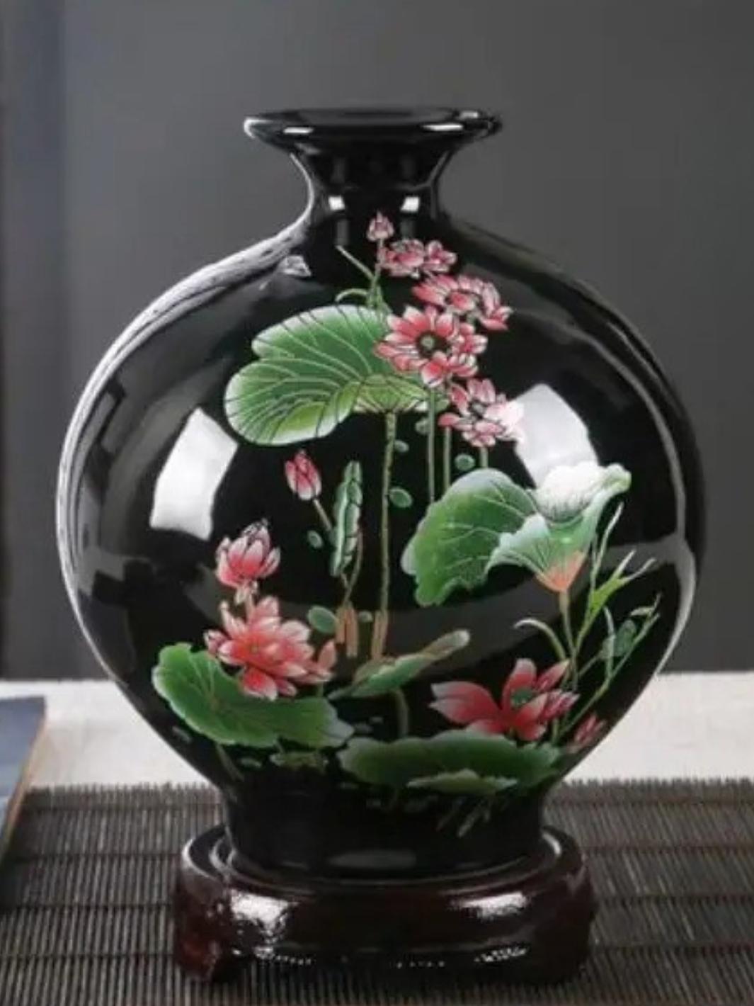 Vase | Modèle boule noir à fleurs de lotus