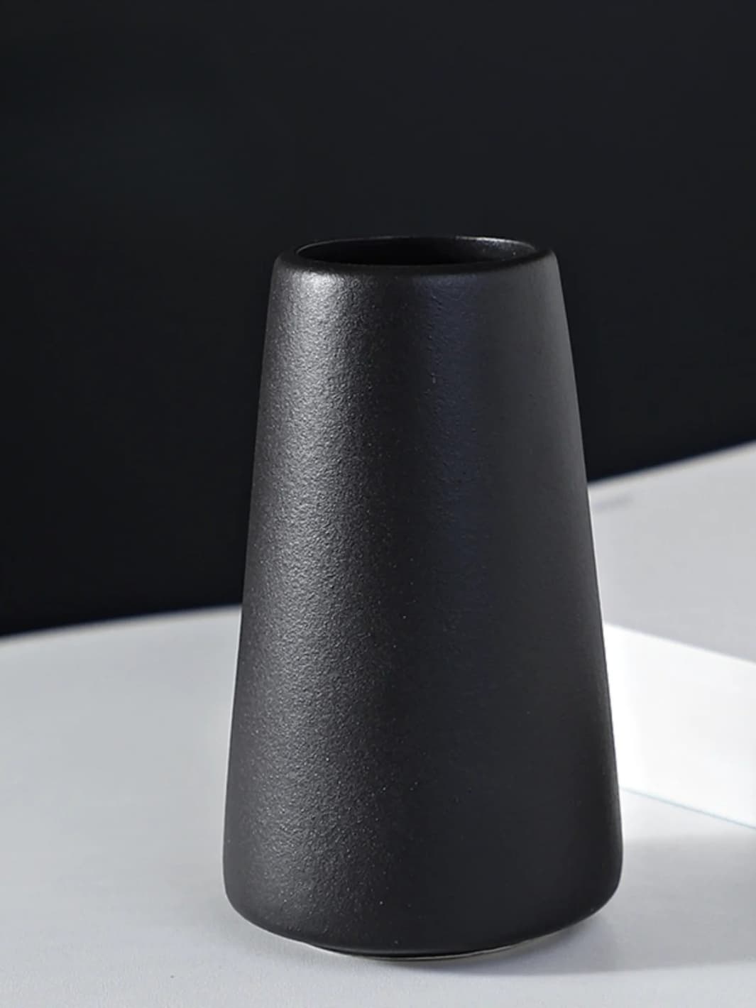 Vase | Silhouette conique minimaliste