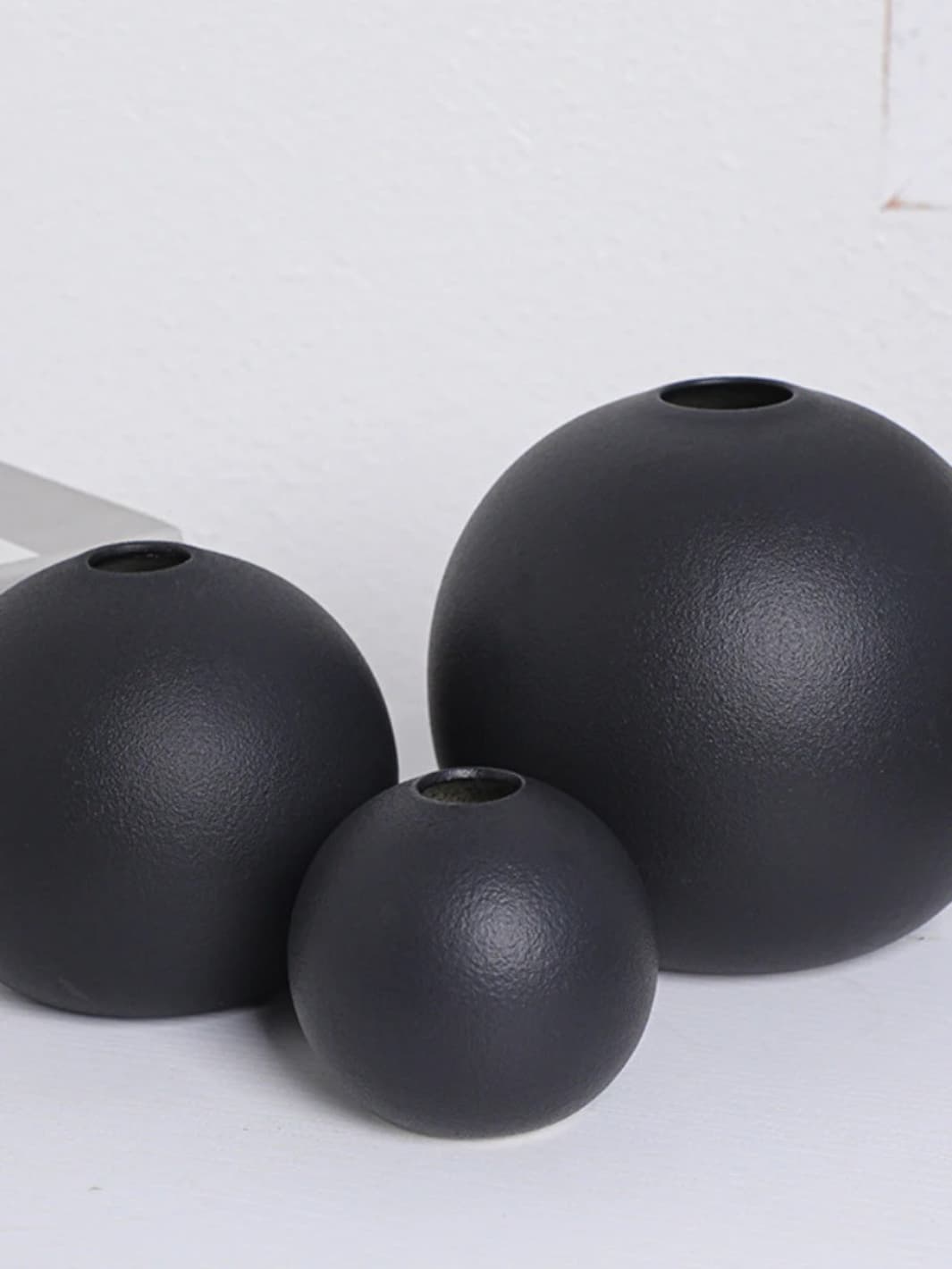 Vase | Boule Noir mate en céramique minimaliste