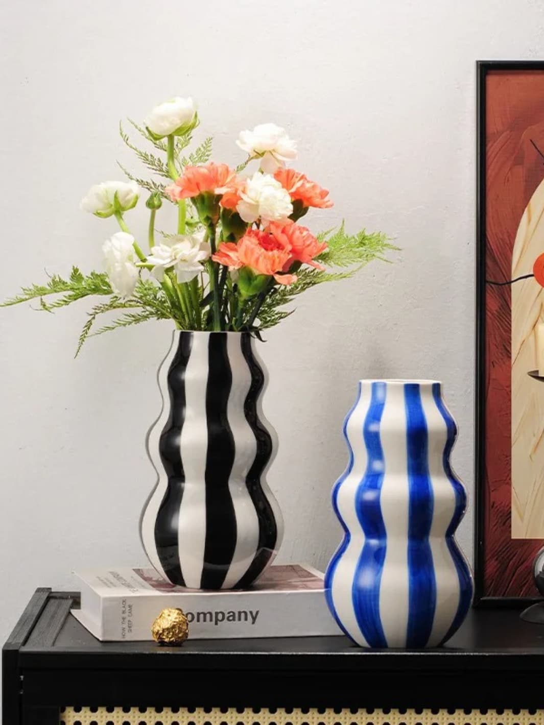 Vase | Tour ondulée à rayures minimalistes