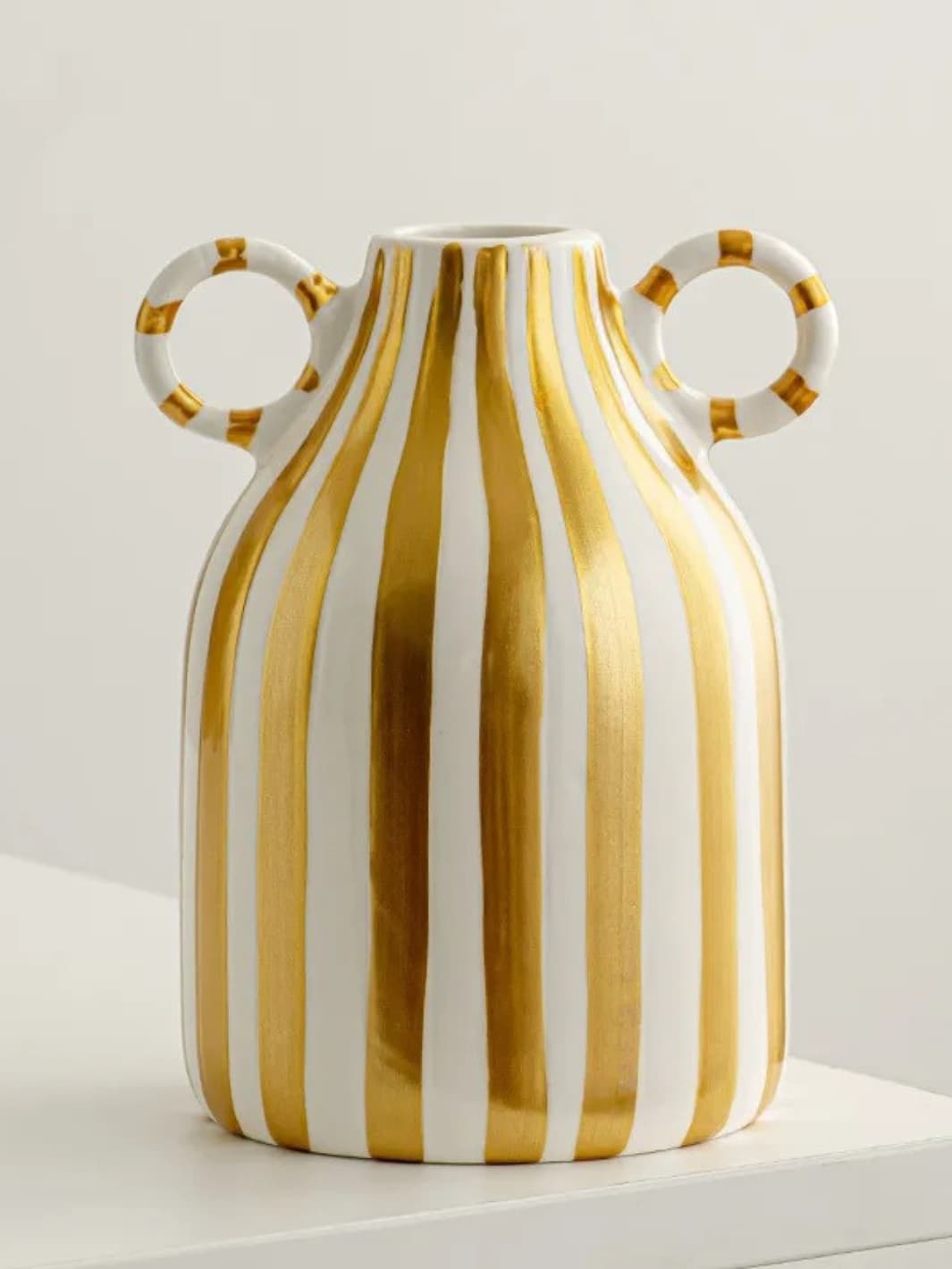 Vase | Pot en céramique à anses rayé