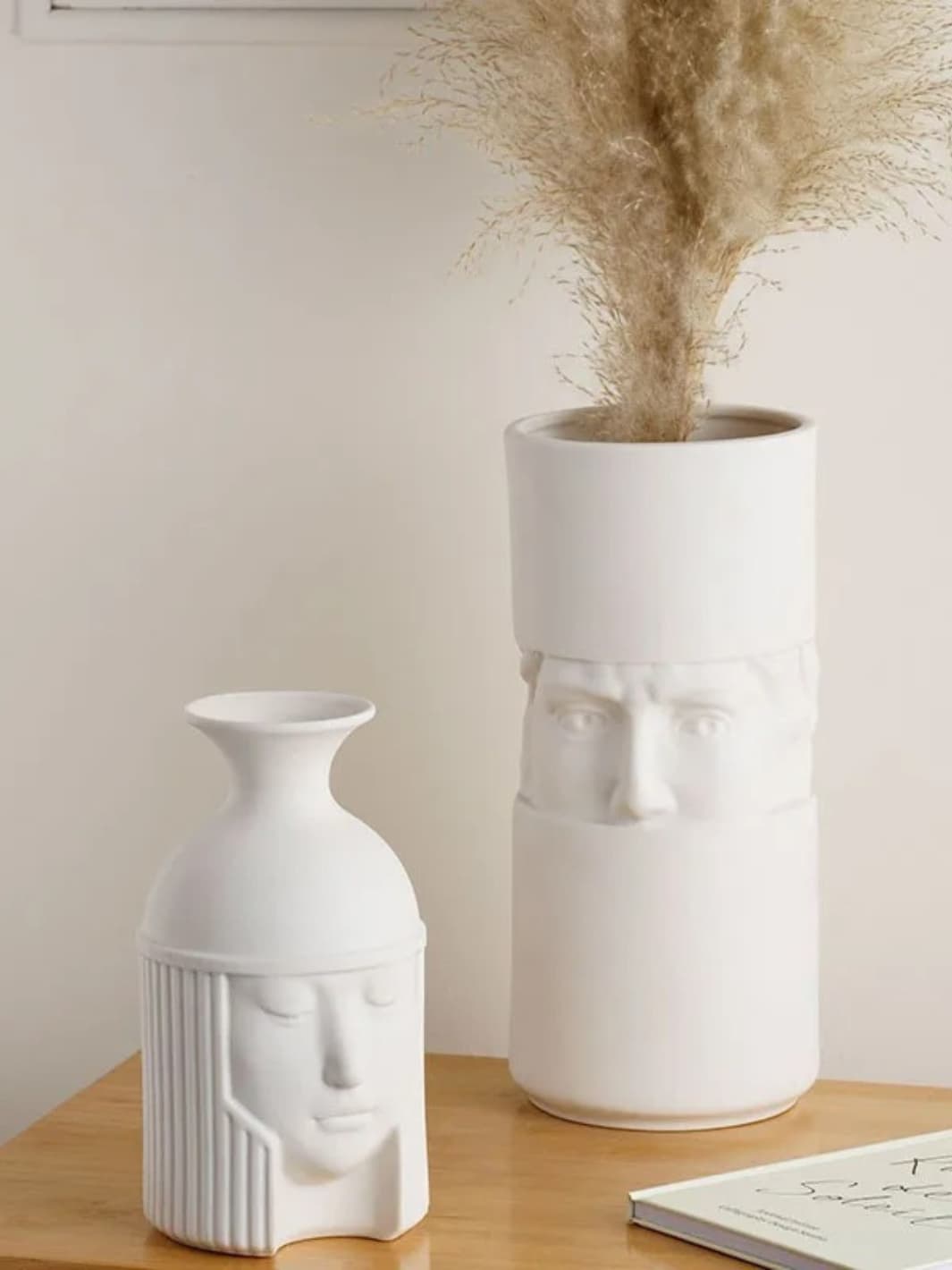 Vase | Visage de guerrier en céramique blanche style antique