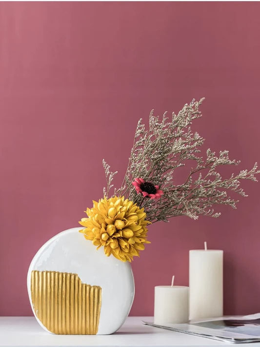 Vase | Pot blanc et doré en céramique à rayures géométriques